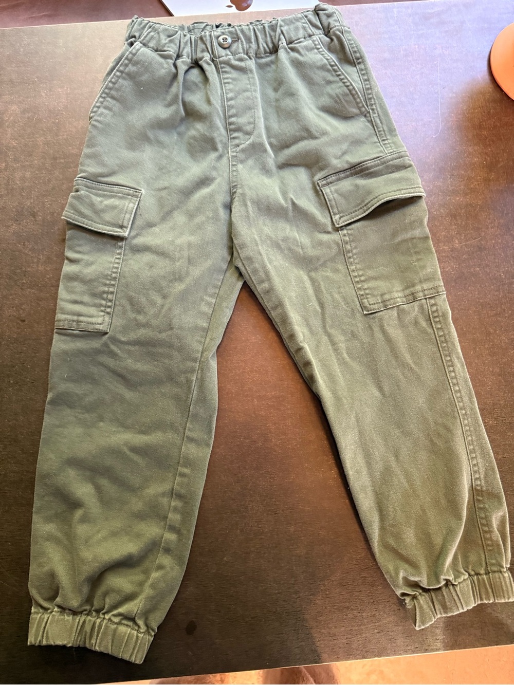 Uniqlo Olive Cargo Jogger Pants kids size 5-6
